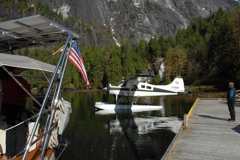 A float plane drops off some park rangers for a tough days work.JPG